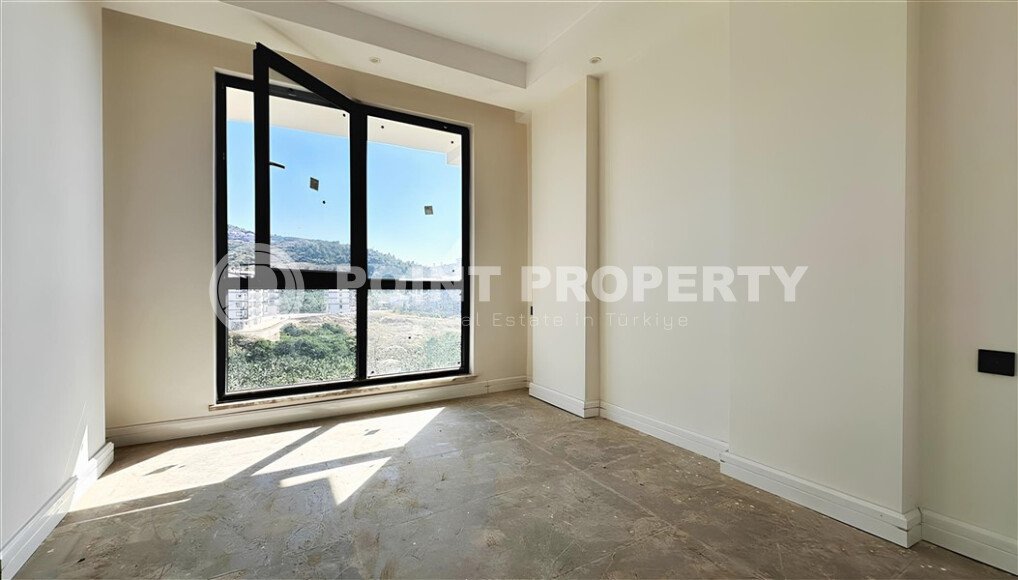 Modern duplex 140 m² with terrace and picturesque view in Kargicak-id-9652-photo-4