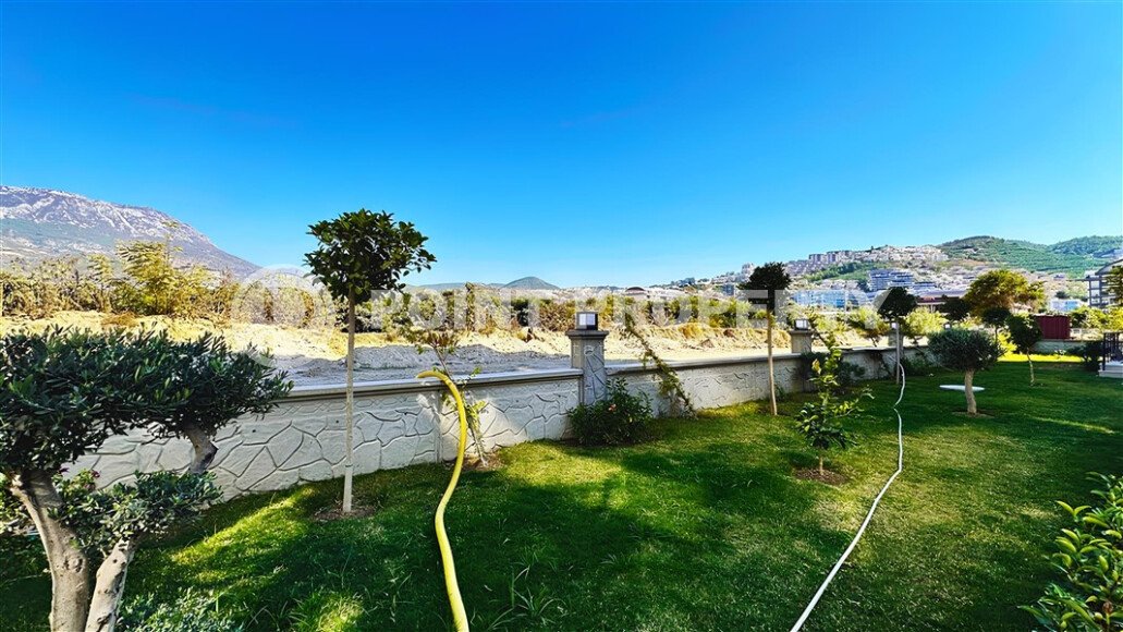 Modern duplex 140 m² with terrace and picturesque view in Kargicak-id-9652-photo-21