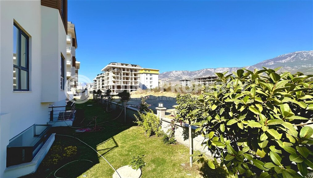 Modern duplex 140 m² with terrace and picturesque view in Kargicak-id-9652-photo-22