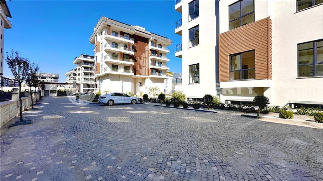 Modern duplex 140 m² with terrace and picturesque view in Kargicak-id-9652-photo-25