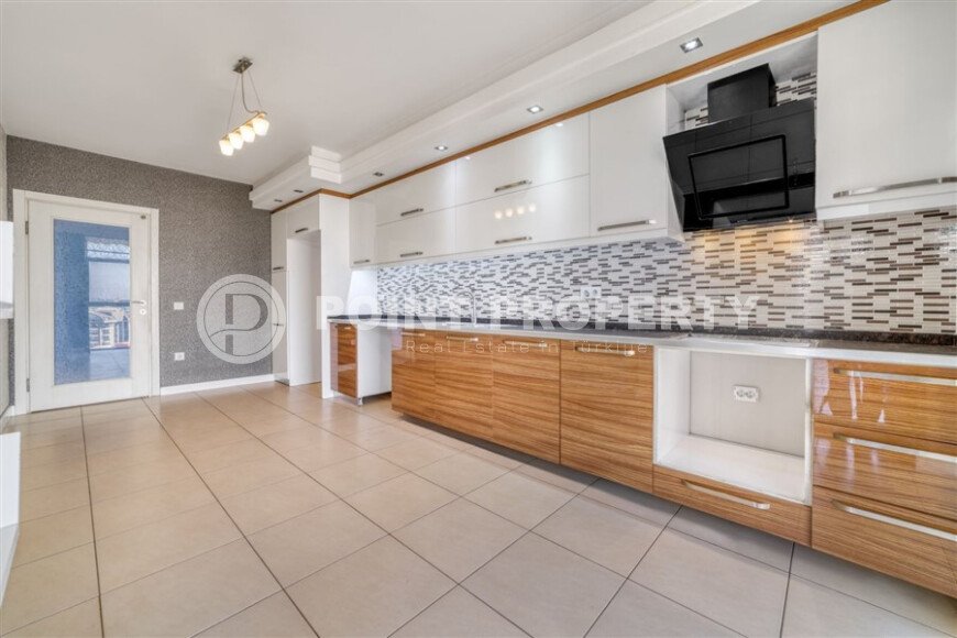 Elegant 165 m² apartment in Oba with separate kitchen and possibility of residence permit and citizenship-id-9661-photo-3