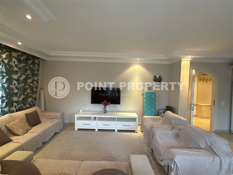 Просторная квартира в европейском районе Оба в 400 метрах от моря.-id-9712-фото-2