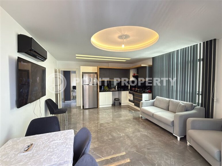 Three-room apartment right on the seashore in the center of Alanya directly from the owner.-id-9713-photo-1