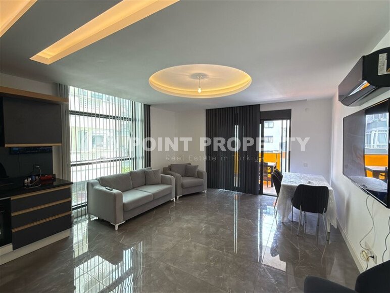 Three-room apartment right on the seashore in the center of Alanya directly from the owner.-id-9713-photo-2