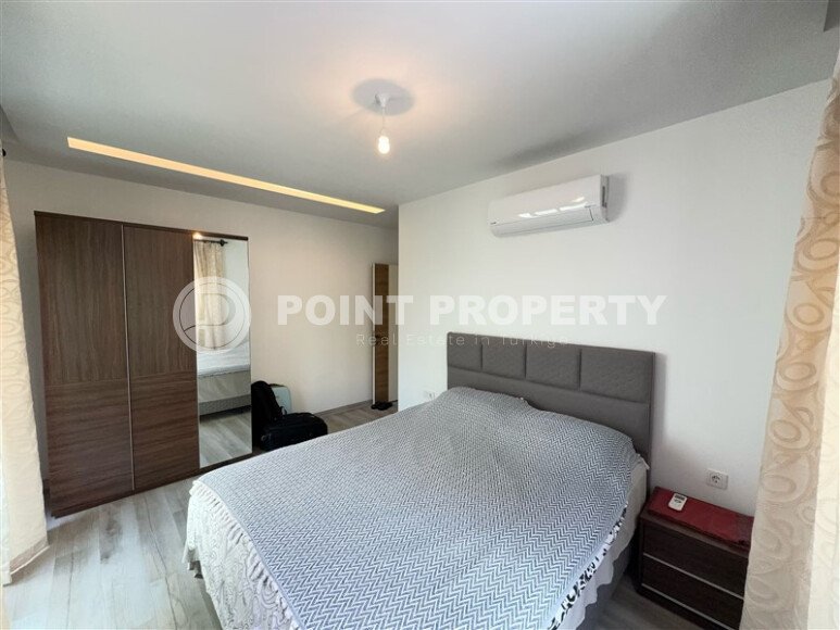 Three-room apartment right on the seashore in the center of Alanya directly from the owner.-id-9713-photo-4