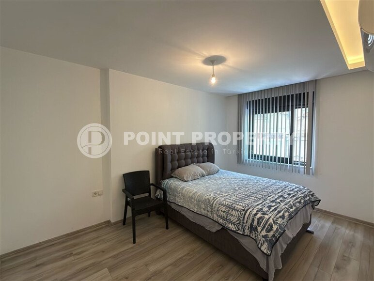 Three-room apartment right on the seashore in the center of Alanya directly from the owner.-id-9713-photo-7