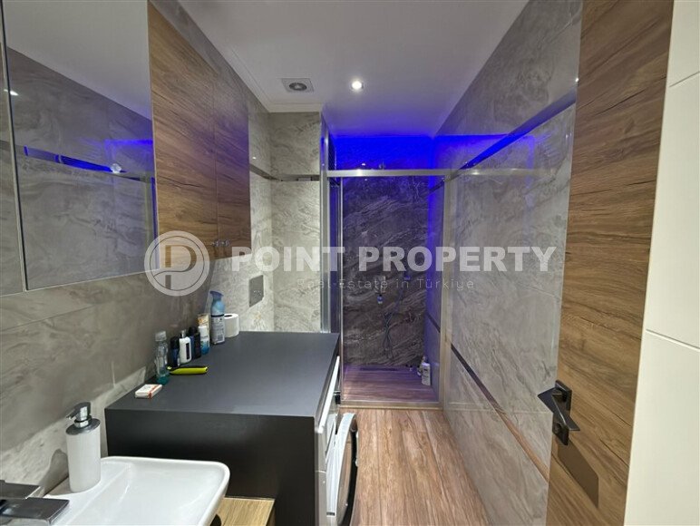 Three-room apartment right on the seashore in the center of Alanya directly from the owner.-id-9713-photo-9