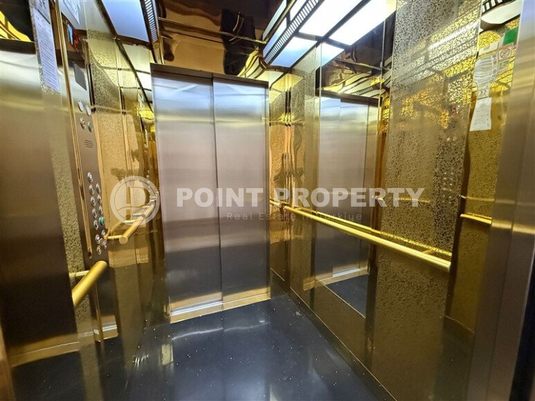 Three-room apartment right on the seashore in the center of Alanya directly from the owner.-id-9713-photo-13