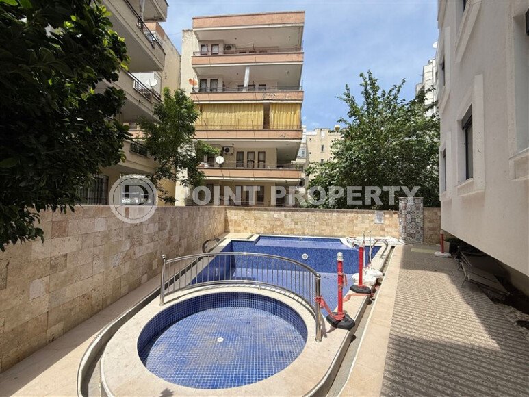 Three-room apartment right on the seashore in the center of Alanya directly from the owner.-id-9713-photo-15