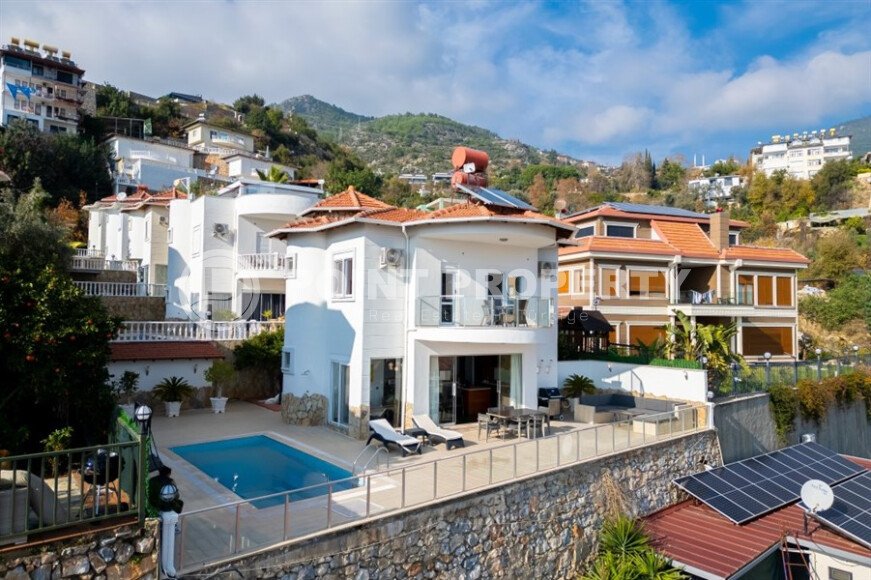 Панорамная вилла 140 м² в районе Тепе с видом на крепость, море и город, ВНЖ-id-9720-фото-24