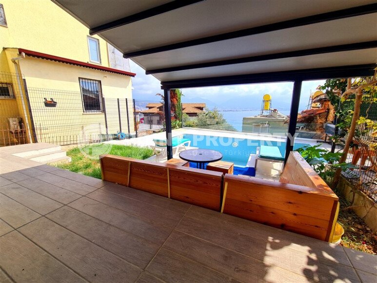 Stylish 78 m² apartment with terrace, garden and swimming pool in Kale area – in the heart of Alanya-id-9734-photo-17