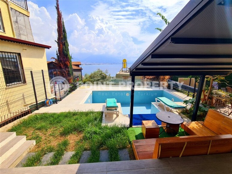 Stylish 78 m² apartment with terrace, garden and swimming pool in Kale area – in the heart of Alanya-id-9734-photo-18