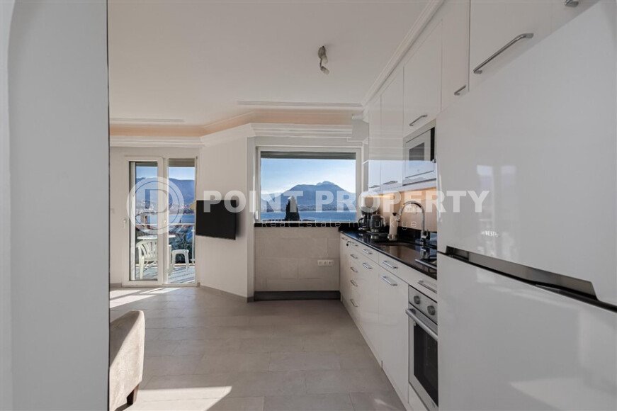 Authentic 50 m² apartment in the heart of Alanya with sea view and residence permit option-id-9735-photo-6