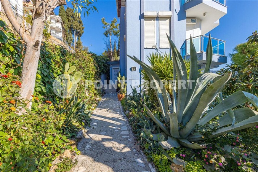 Authentic 50 m² apartment in the heart of Alanya with sea view and residence permit option-id-9735-photo-17