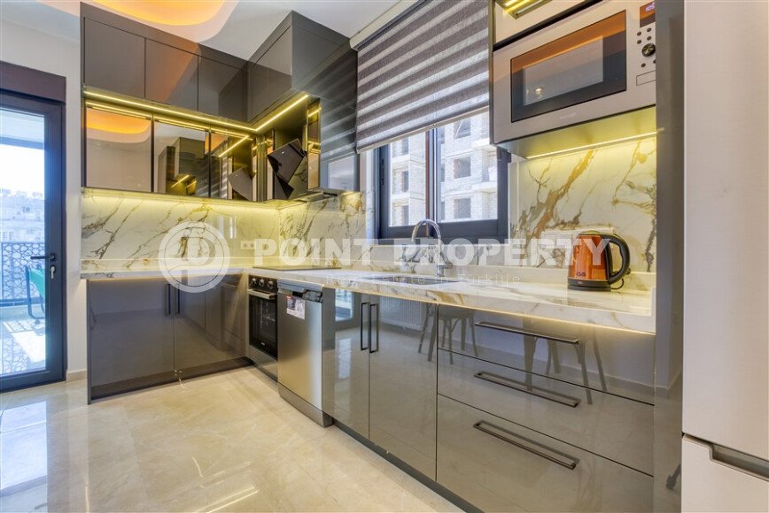 Family apartment 125 m² in the center of Alanya with separate kitchen and hotel infrastructure-id-9743-photo-3