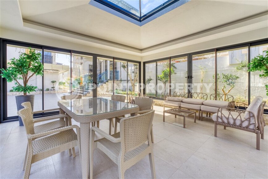 Family apartment 125 m² in the center of Alanya with separate kitchen and hotel infrastructure-id-9743-photo-34