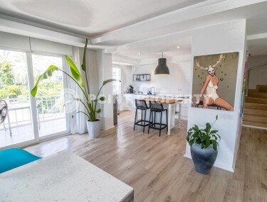 Stylish penthouse with a large terrace in a complex with infrastructure of 200 sq.m.-id-9763-photo-2