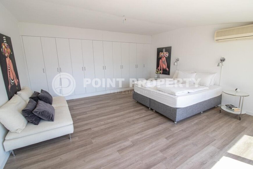 Stylish penthouse with a large terrace in a complex with infrastructure of 200 sq.m.-id-9763-photo-11