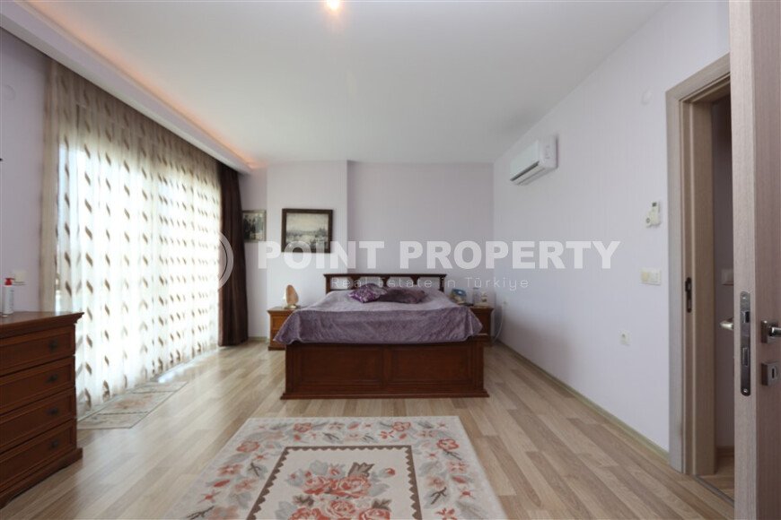 Bright duplex 160 m² with sea and fortress view, residence permit and citizenship-id-9765-photo-7