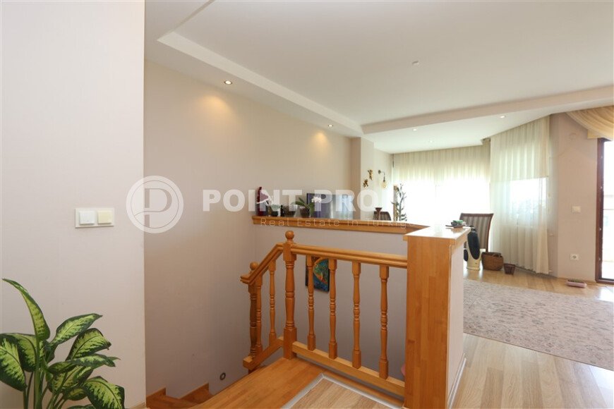 Bright duplex 160 m² with sea and fortress view, residence permit and citizenship-id-9765-photo-10