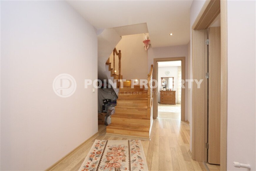 Bright duplex 160 m² with sea and fortress view, residence permit and citizenship-id-9765-photo-12