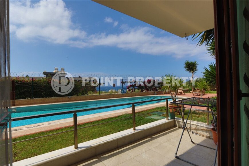 Bright duplex 160 m² with sea and fortress view, residence permit and citizenship-id-9765-photo-15