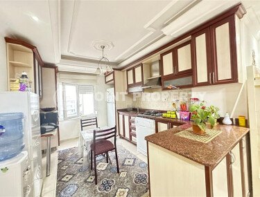 Светлая меблированная квартира с функциональной планировкой и балконом, превращённым в полноценную жилую зону.-id-9815-фото-4
