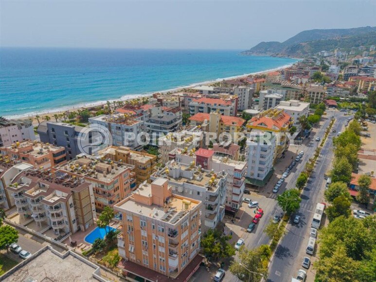 Spacious 1+1 65 m² with separate kitchen and sea view – Alanya center, Cleopatra beach-id-9824-photo-2