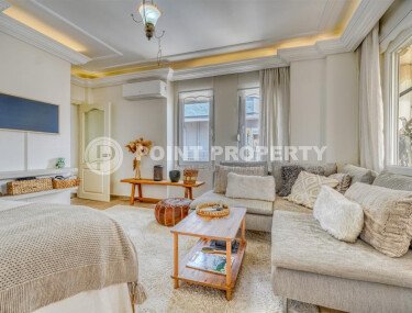 Spacious 1+1 65 m² with separate kitchen and sea view – Alanya center, Cleopatra beach-id-9824-photo-3