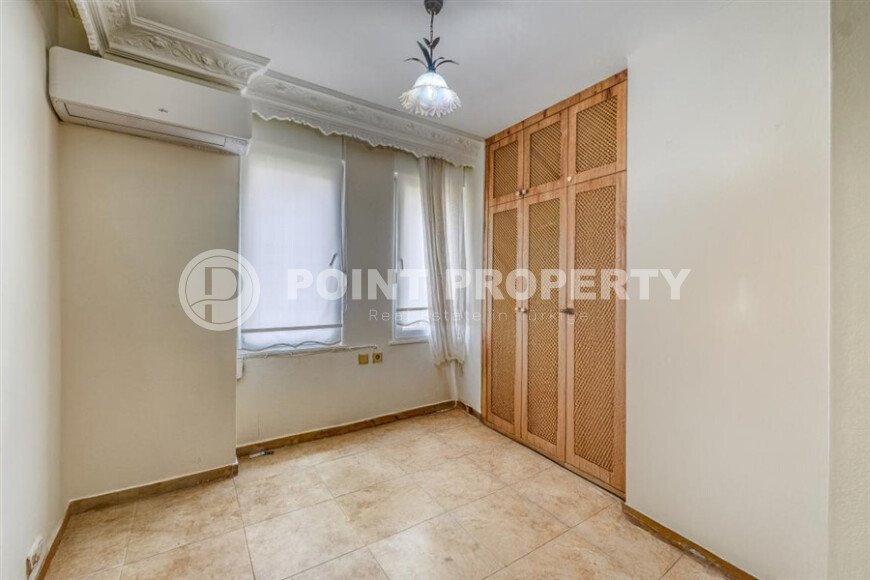 Spacious 1+1 65 m² with separate kitchen and sea view – Alanya center, Cleopatra beach-id-9824-photo-9