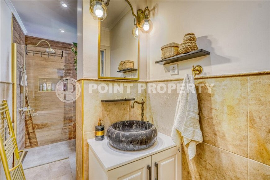 Spacious 1+1 65 m² with separate kitchen and sea view – Alanya center, Cleopatra beach-id-9824-photo-11