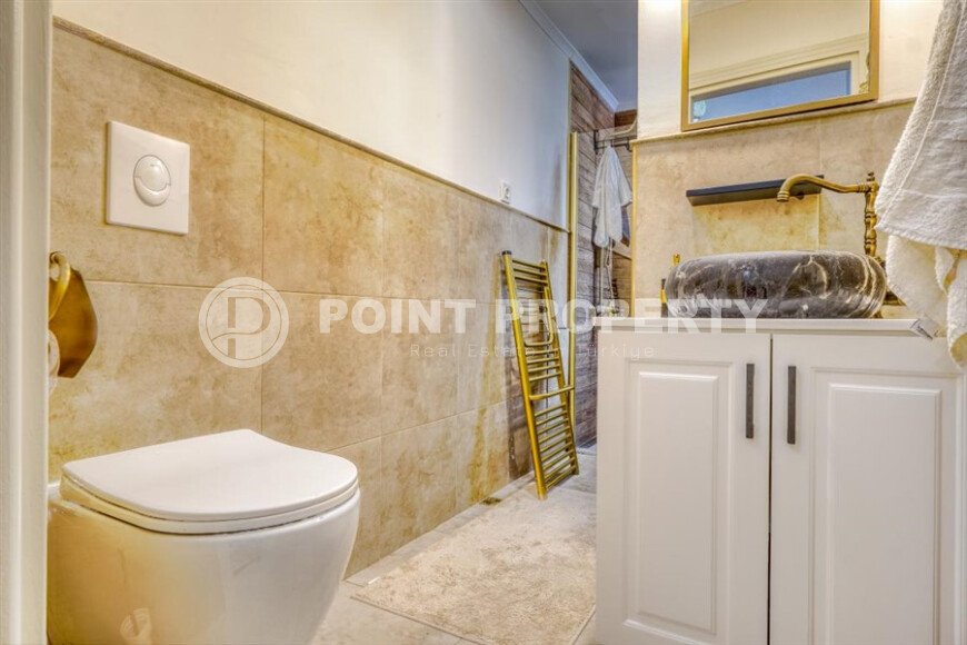 Spacious 1+1 65 m² with separate kitchen and sea view – Alanya center, Cleopatra beach-id-9824-photo-12