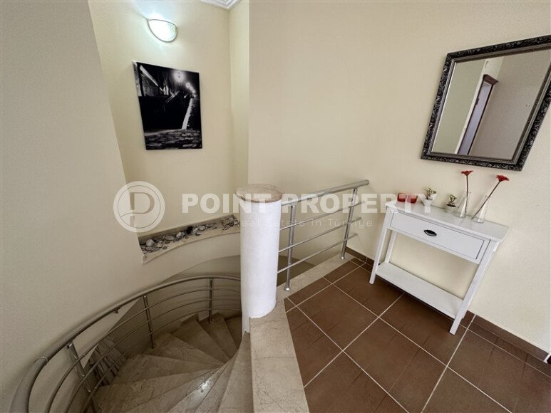 Вилла 3+1 с панорамным видом на Аланью в тихом районе Бекташ-id-9856-фото-9