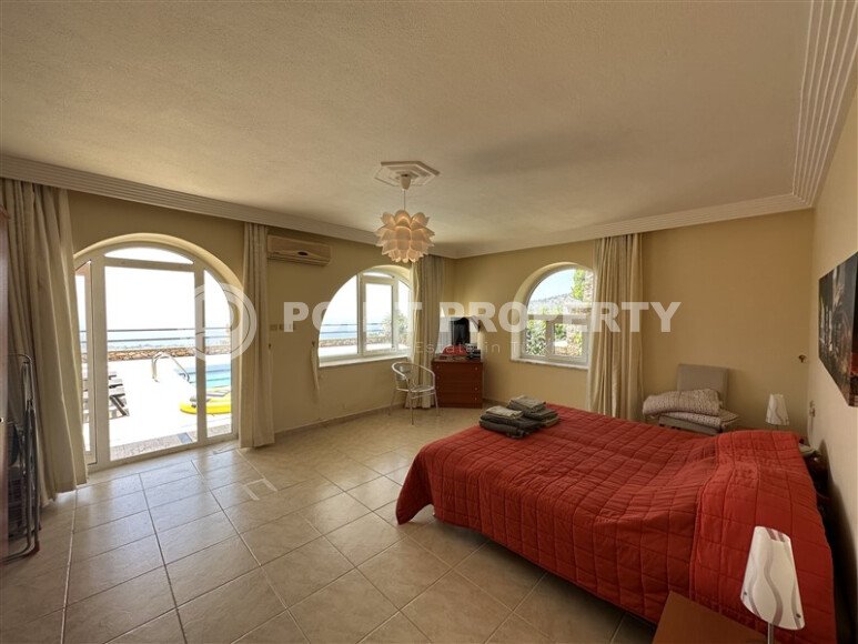 Вилла 3+1 с панорамным видом на Аланью в тихом районе Бекташ-id-9856-фото-10