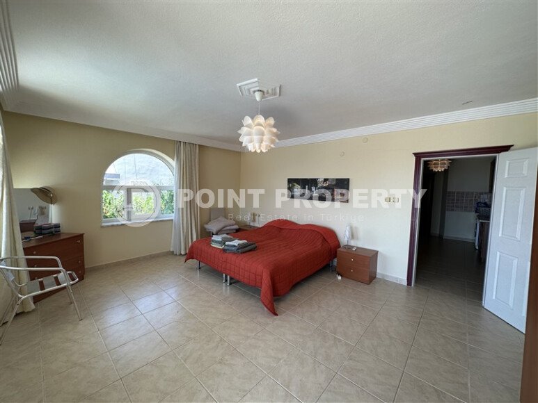 Вилла 3+1 с панорамным видом на Аланью в тихом районе Бекташ-id-9856-фото-11