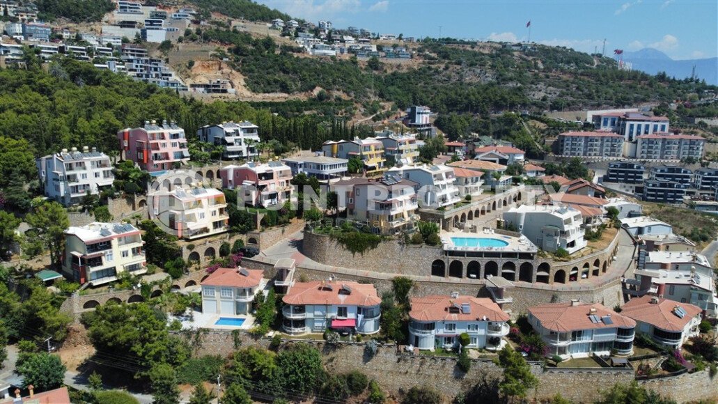 Вилла 3+1 с панорамным видом на Аланью в тихом районе Бекташ-id-9856-фото-22