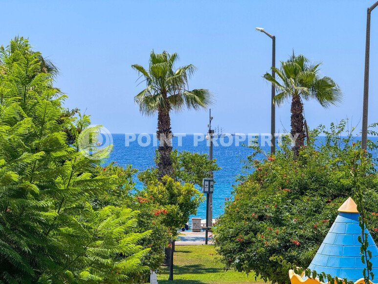 Comfortable apartment, with high-quality renovation, new furniture and household appliances, on the very shore of the Mediterranean Sea-id-5661-photo-1