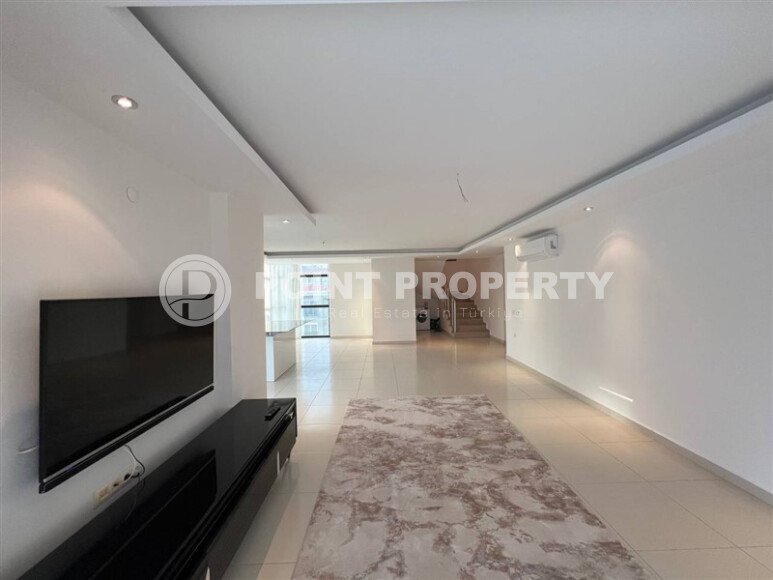 Просторный дуплекс 195 м² с террасой и джакузи в районе Кестель, комплекс с богатой инфраструктурой-id-9887-фото-3