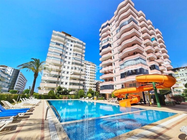 Spacious apartment 130 m² with separate kitchen in Mahmutlar near the sea-id-9891-photo-1