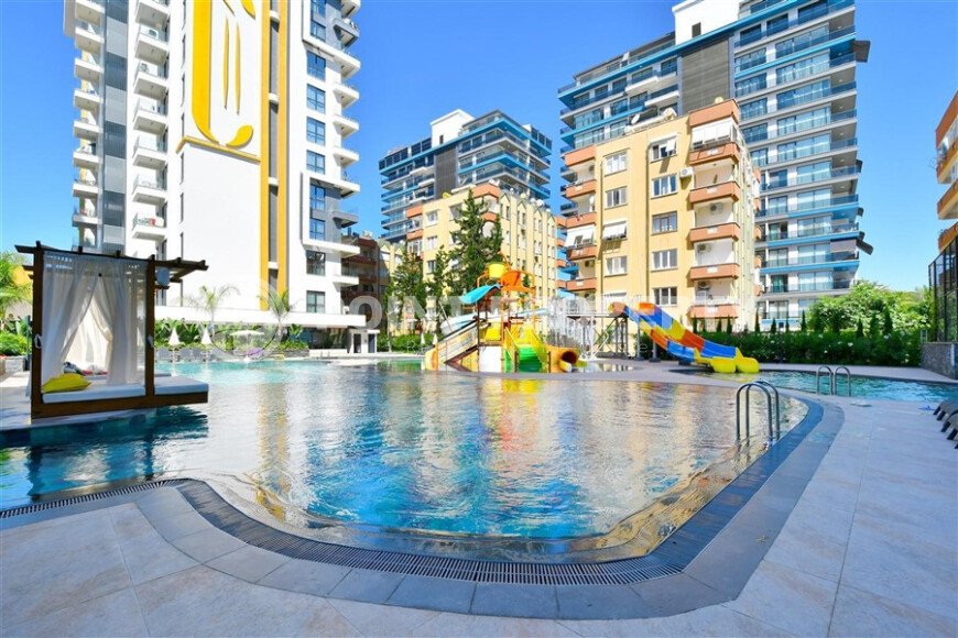 2+1 apartment with direct sea view in an ultra-modern complex on the first coastline in Mahmutlar-id-9898-photo-18