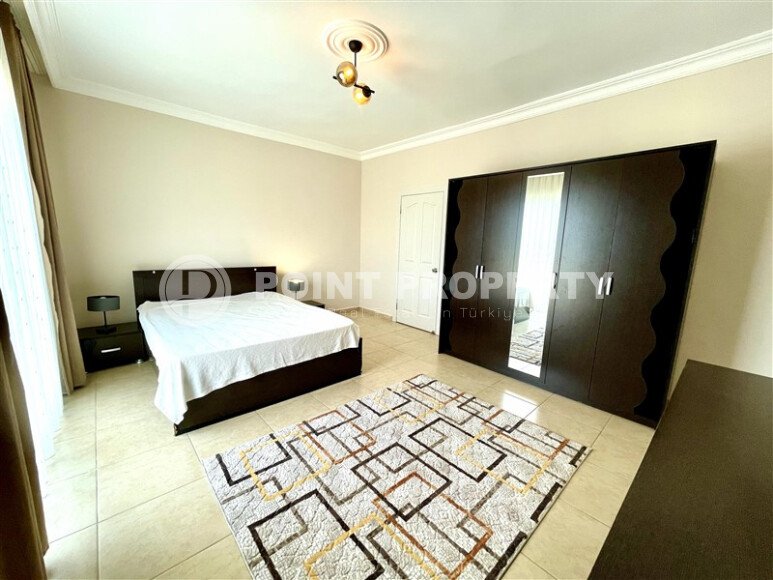 Просторный дуплекс 250 м² с тремя спальнями в Махмутларе-id-9905-фото-4