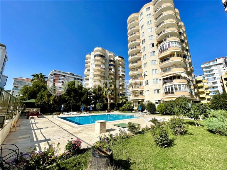 Просторный дуплекс 250 м² с тремя спальнями в Махмутларе-id-9905-фото-21