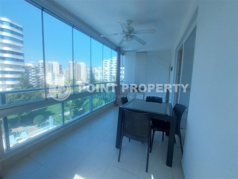 Район Махмутлар. Квартира 2+1, 115 м², 2015 года, до моря 800 м, до центра 500 м, меблирована, с двумя балконами и видом на бассейн.-id-9913-фото-7