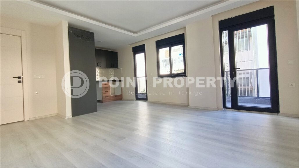2+1 apartment with finished renovation in the center of Alanya - 700 m to Keykubat beach-id-9926-photo-2