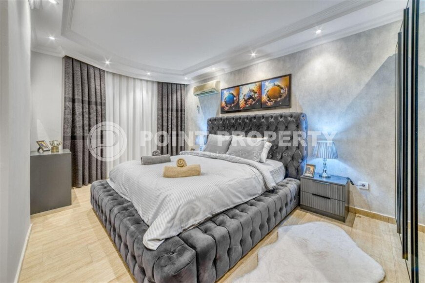 Дуплекс 4+1 площадью 200 м² с террасой и роскошным интерьером в меблированном виде в жилом комплексе района Оба с видом на жительство.-id-9930-фото-3