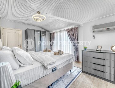 Дуплекс 4+1 площадью 200 м² с террасой и роскошным интерьером в меблированном виде в жилом комплексе района Оба с видом на жительство.-id-9930-фото-4