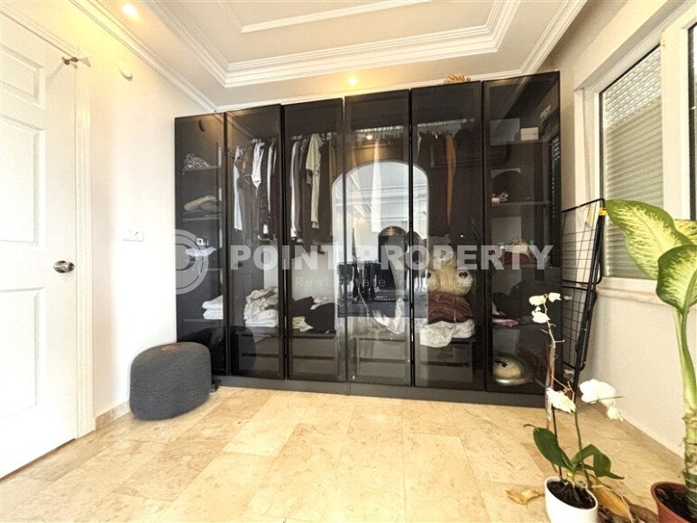 Spacious duplex 200 m² with panoramic view of the sea and Kale in the Tosmur area-id-9963-photo-9