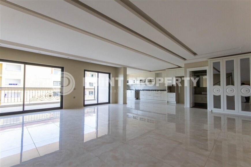 Spacious 3+1 duplex with panoramic windows in the Kargicak area is suitable for Turkish citizenship.-id-9968-photo-2