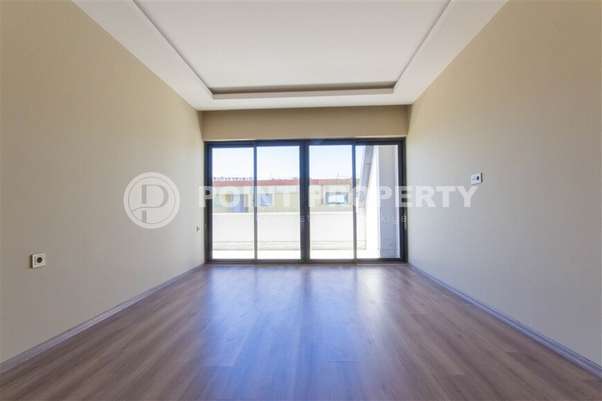 Spacious 3+1 duplex with panoramic windows in the Kargicak area is suitable for Turkish citizenship.-id-9968-photo-5