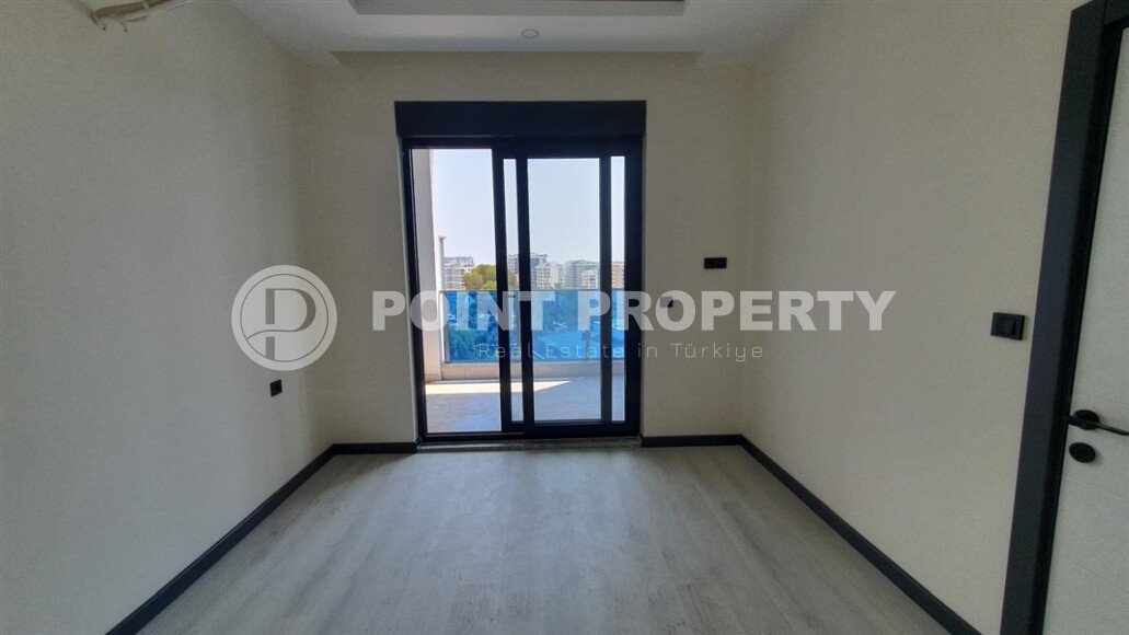 Modern apartment 55 m² in Mahmutlar area with panoramic windows and infrastructure-id-9987-photo-4